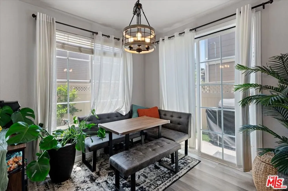 432 Middlebury Court Claremont, CA 91711