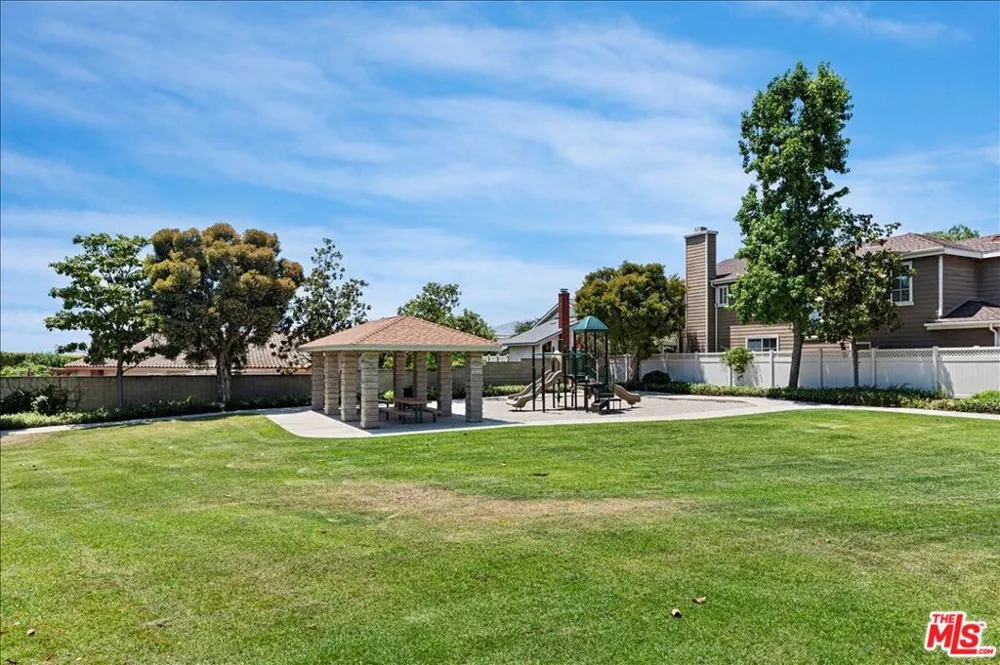 432 Middlebury Court Claremont, CA 91711