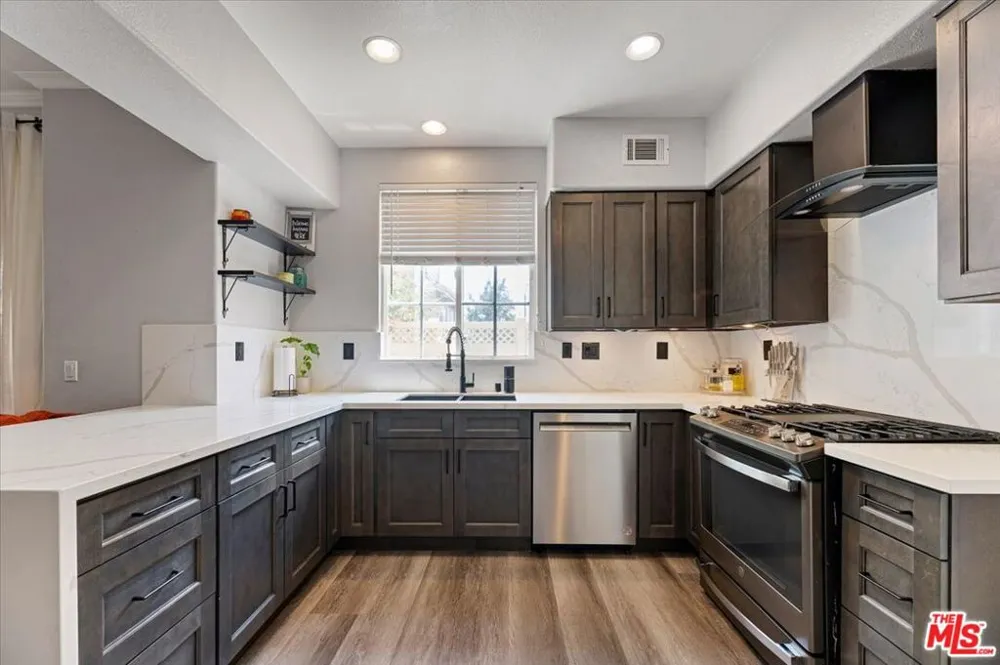432 Middlebury Court Claremont, CA 91711