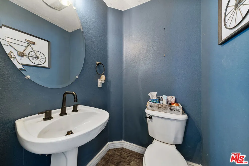 432 Middlebury Court Claremont, CA 91711