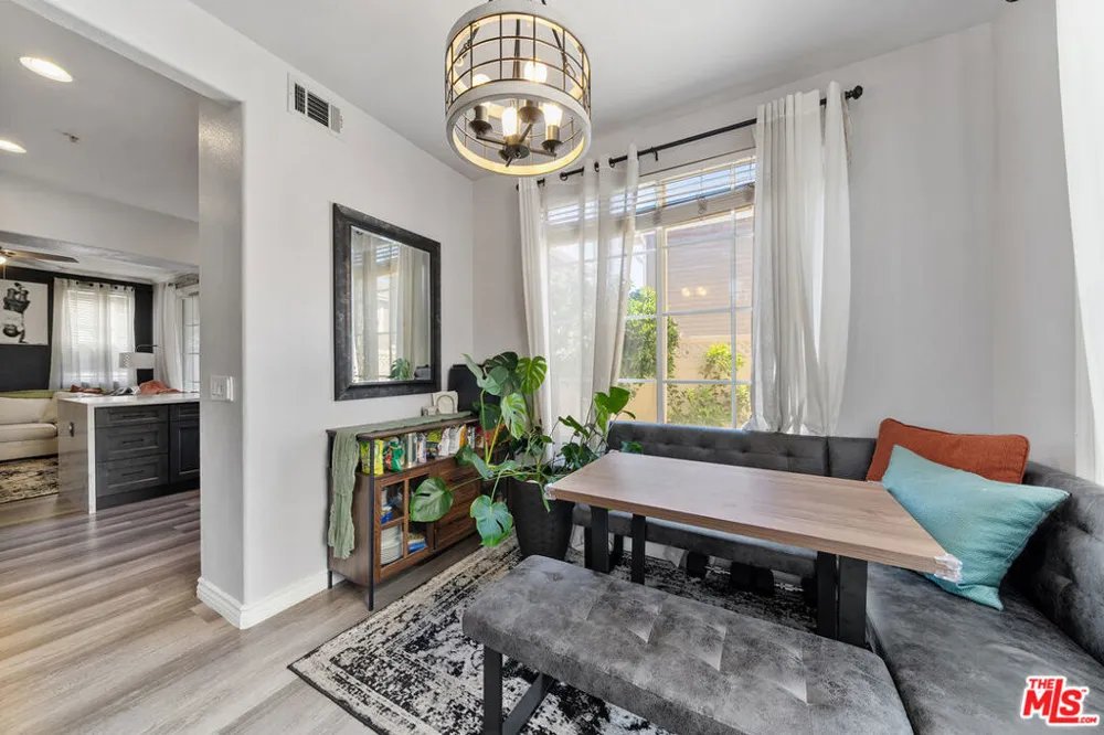 432 Middlebury Court Claremont, CA 91711