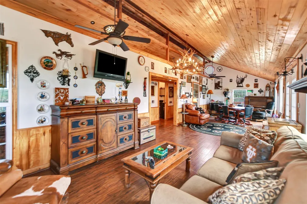 849 County Road 331a Milano, TX 76556