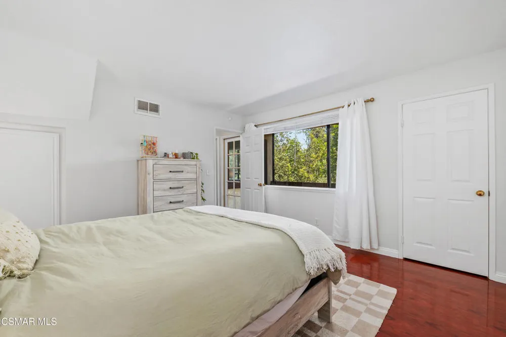 881 Warwick Avenue Thousand Oaks, CA 91360