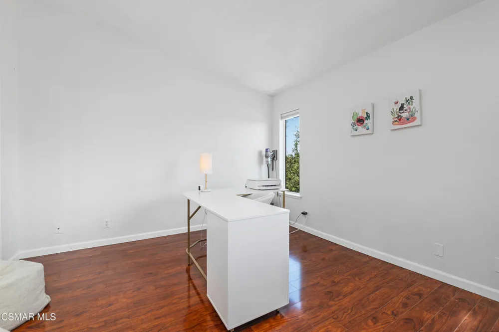 881 Warwick Avenue Thousand Oaks, CA 91360