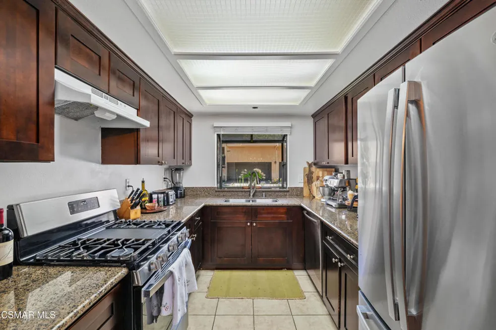 881 Warwick Avenue Thousand Oaks, CA 91360