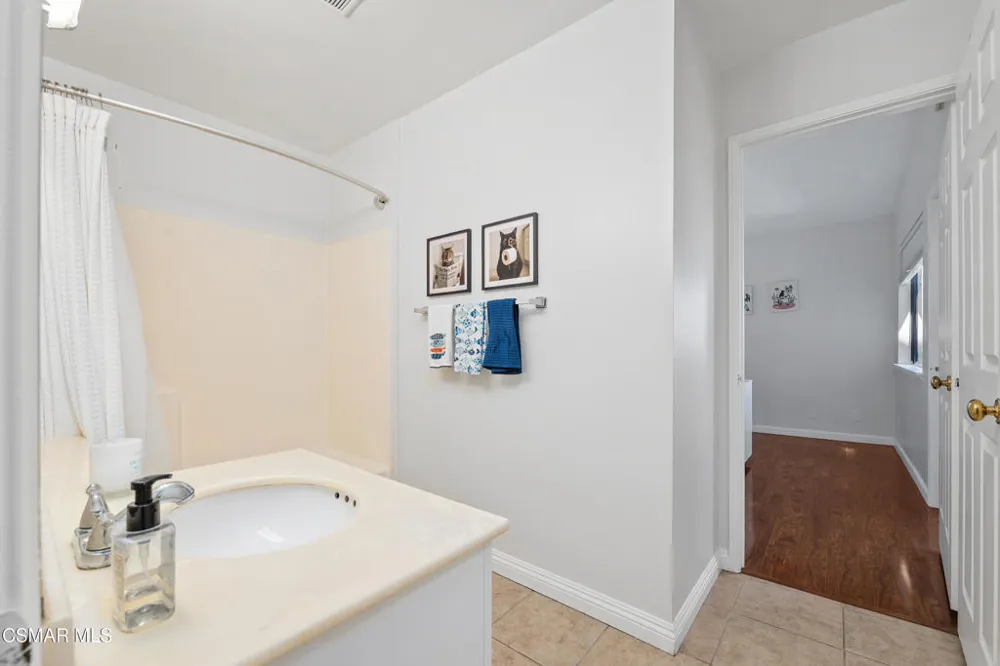 881 Warwick Avenue Thousand Oaks, CA 91360