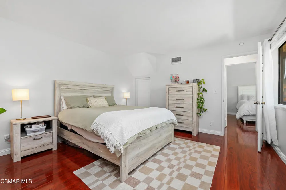 881 Warwick Avenue Thousand Oaks, CA 91360