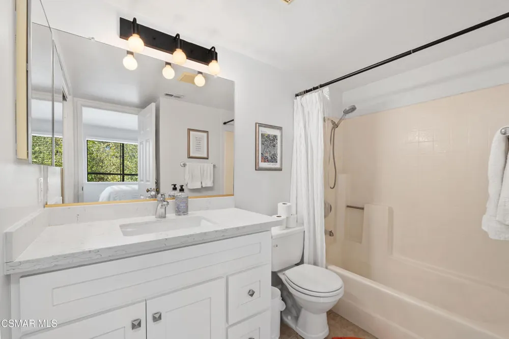 881 Warwick Avenue Thousand Oaks, CA 91360