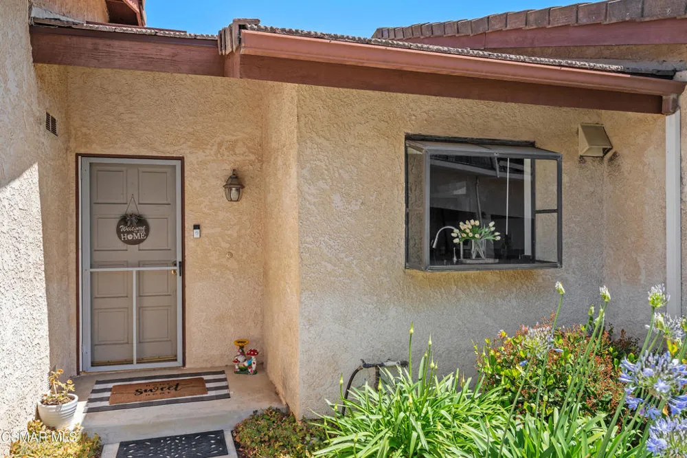 881 Warwick Avenue Thousand Oaks, CA 91360