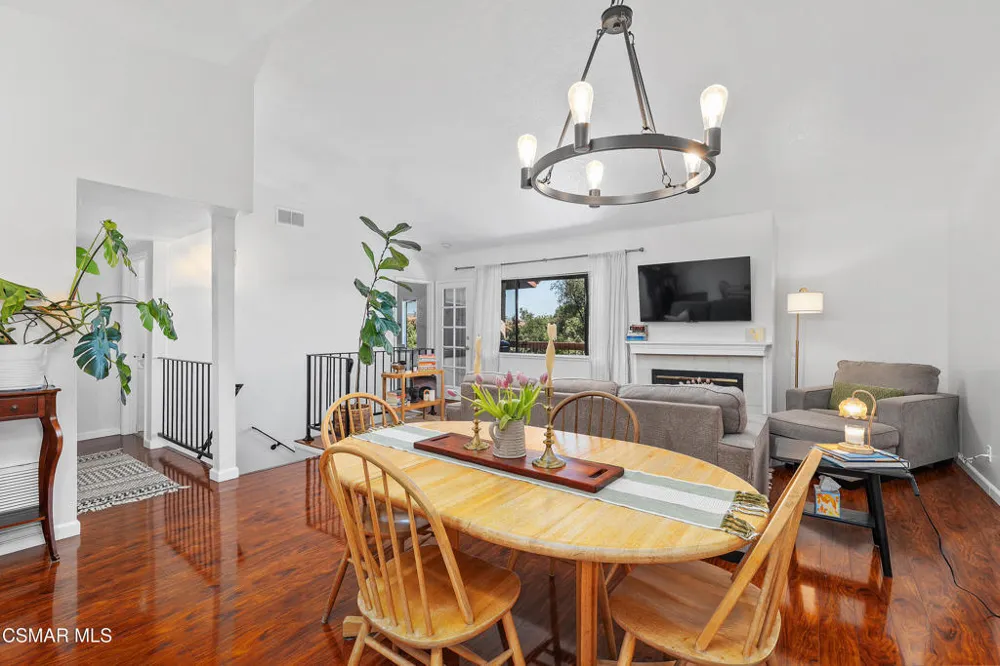 881 Warwick Avenue Thousand Oaks, CA 91360