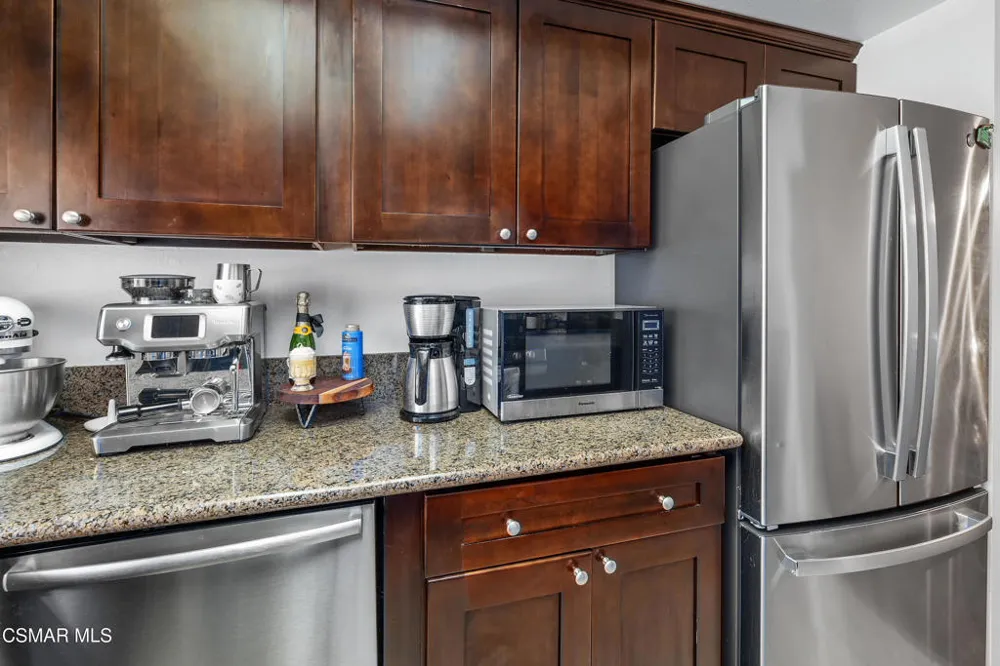 881 Warwick Avenue Thousand Oaks, CA 91360