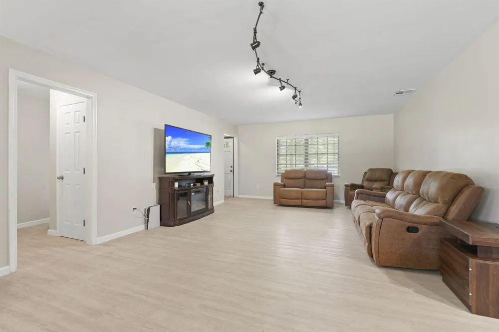 3550 Eleven Mile Road Fort Pierce, FL 34945