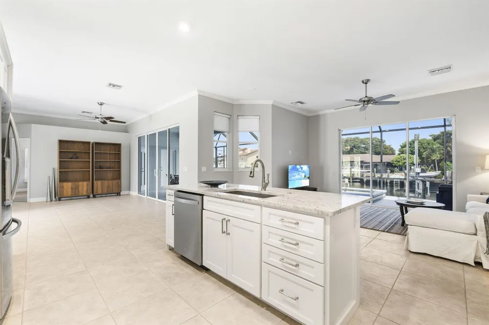 117 Queen Elizabeth Court Hutchinson Island, FL 34949