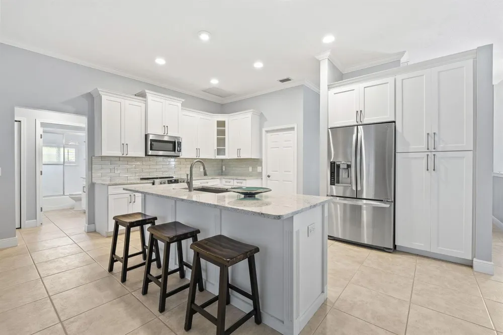117 Queen Elizabeth Court Hutchinson Island, FL 34949