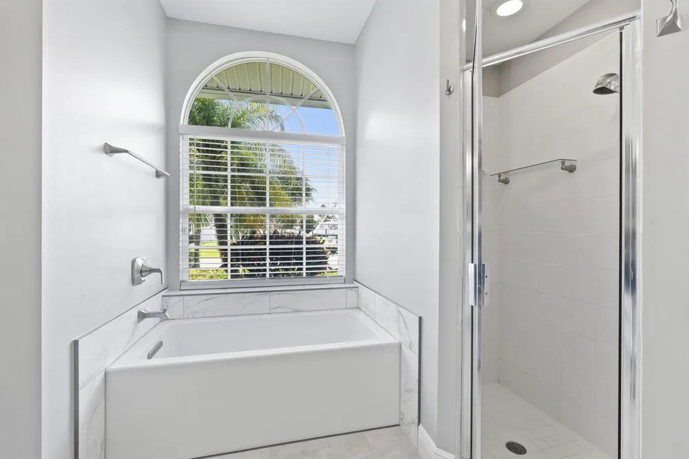 117 Queen Elizabeth Court Hutchinson Island, FL 34949