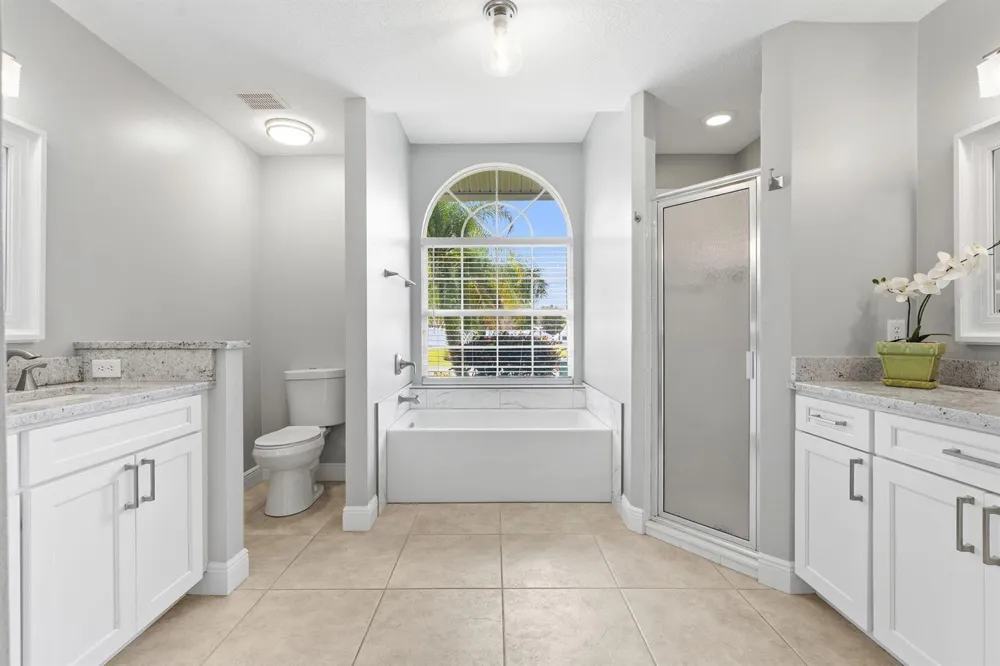 117 Queen Elizabeth Court Hutchinson Island, FL 34949