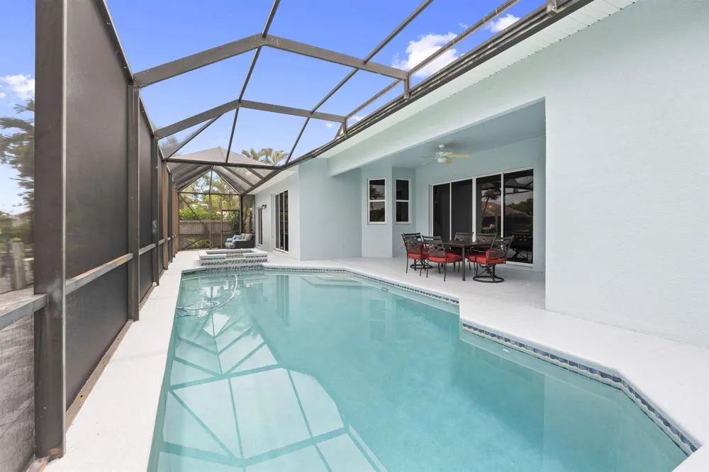 117 Queen Elizabeth Court Hutchinson Island, FL 34949