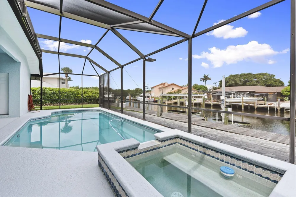 117 Queen Elizabeth Court Hutchinson Island, FL 34949