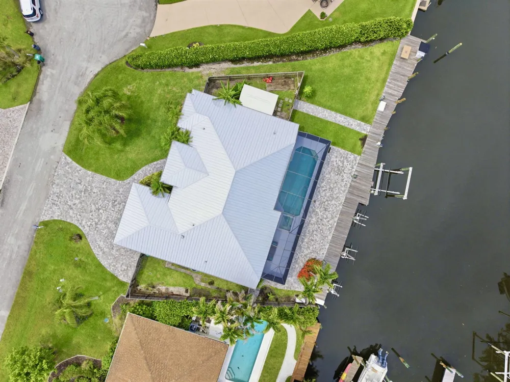 117 Queen Elizabeth Court Hutchinson Island, FL 34949