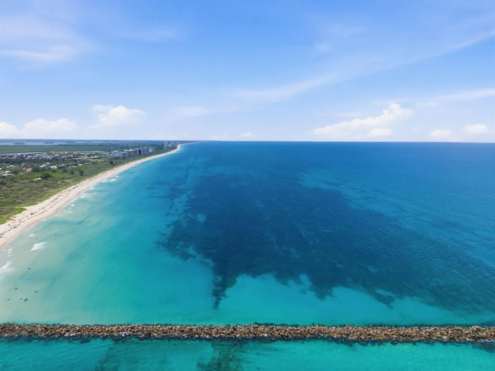 117 Queen Elizabeth Court Hutchinson Island, FL 34949