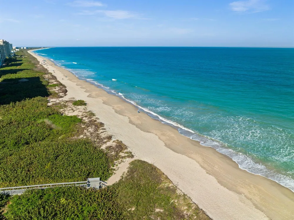 117 Queen Elizabeth Court Hutchinson Island, FL 34949