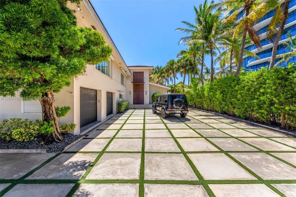 105 Ocean Blvd Golden Beach, FL 33160