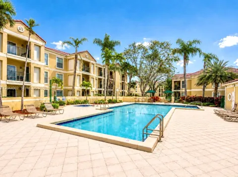 977 Riverside Dr #220