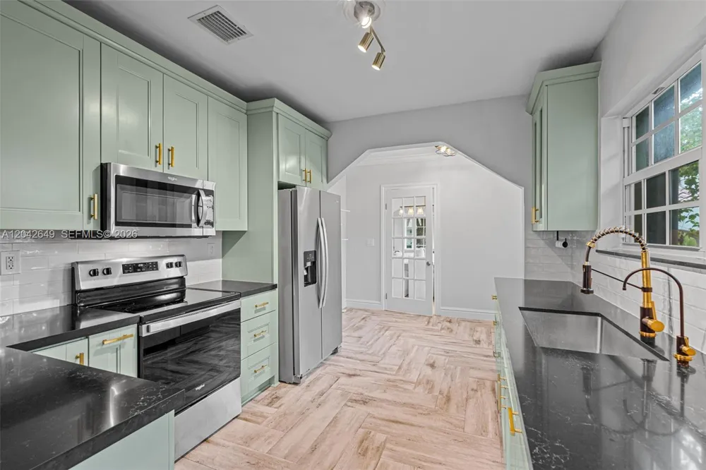 1209 La Mancha Ave Coral Gables, FL 33134