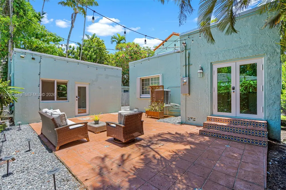 1209 La Mancha Ave Coral Gables, FL 33134