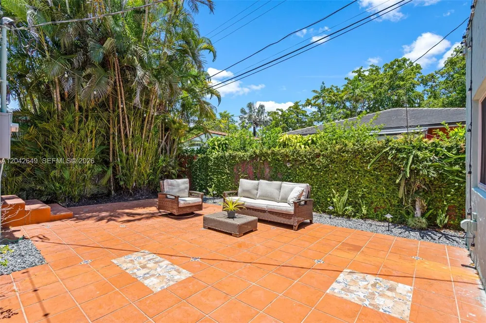 1209 La Mancha Ave Coral Gables, FL 33134
