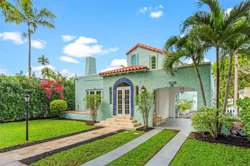 1209 La Mancha Ave Coral Gables, FL 33134