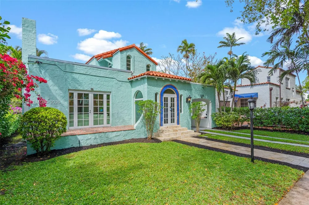 1209 La Mancha Ave Coral Gables, FL 33134