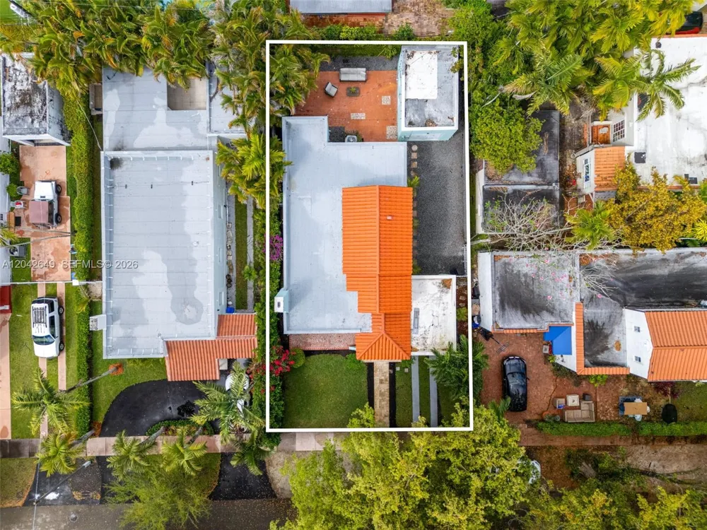 1209 La Mancha Ave Coral Gables, FL 33134