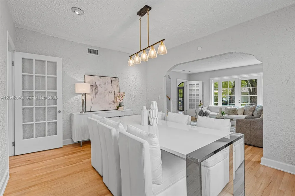 1209 La Mancha Ave Coral Gables, FL 33134
