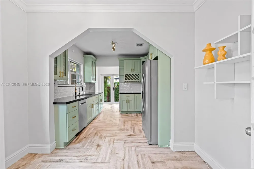1209 La Mancha Ave Coral Gables, FL 33134