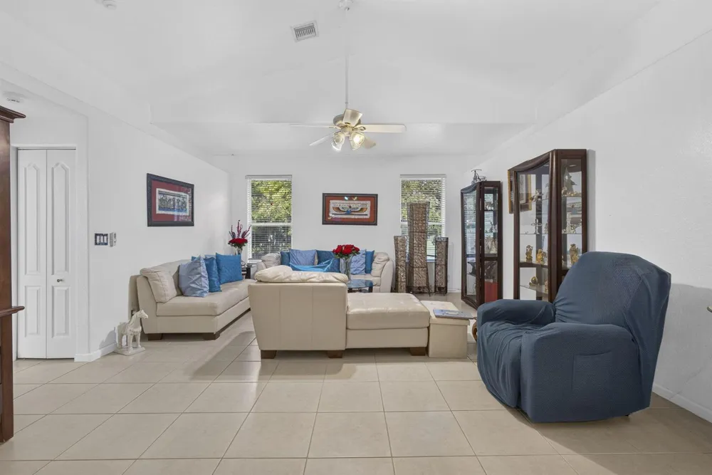 16571 78th Road Loxahatchee, FL 33470