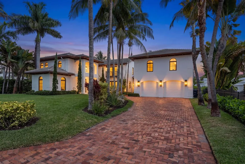 257 E Lakewood Road West Palm Beach, FL 33405