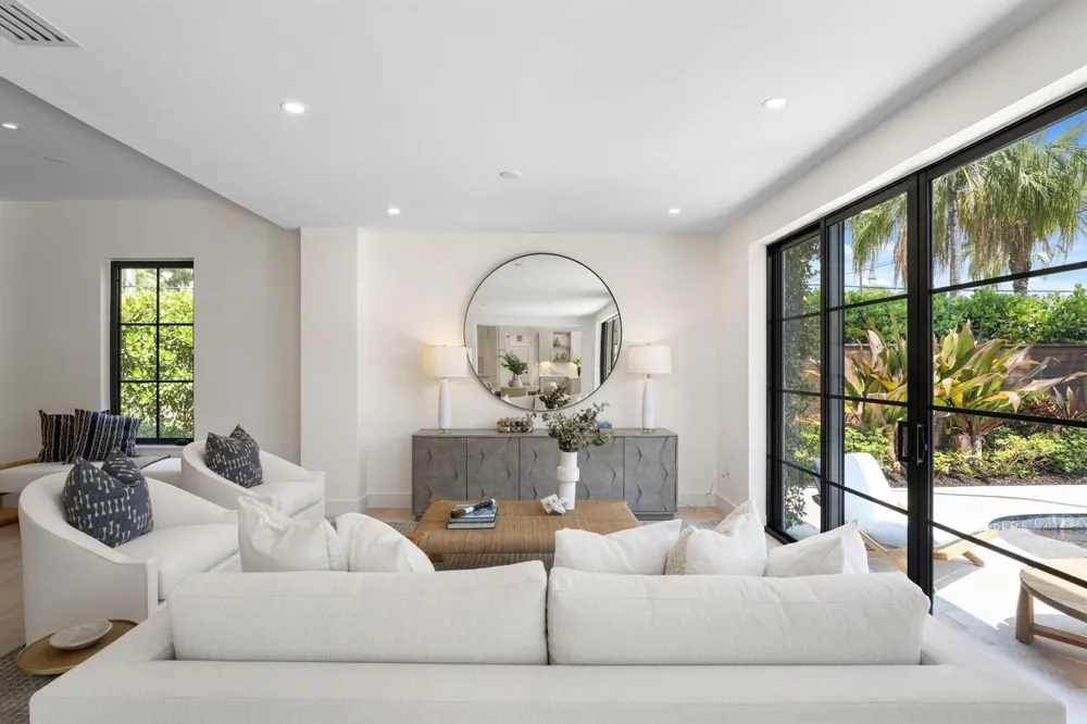 257 E Lakewood Road West Palm Beach, FL 33405