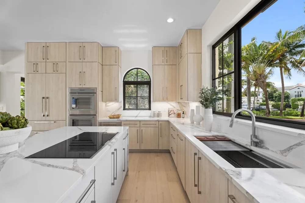 257 E Lakewood Road West Palm Beach, FL 33405