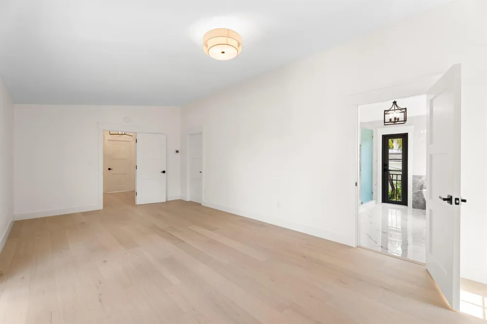 257 E Lakewood Road West Palm Beach, FL 33405