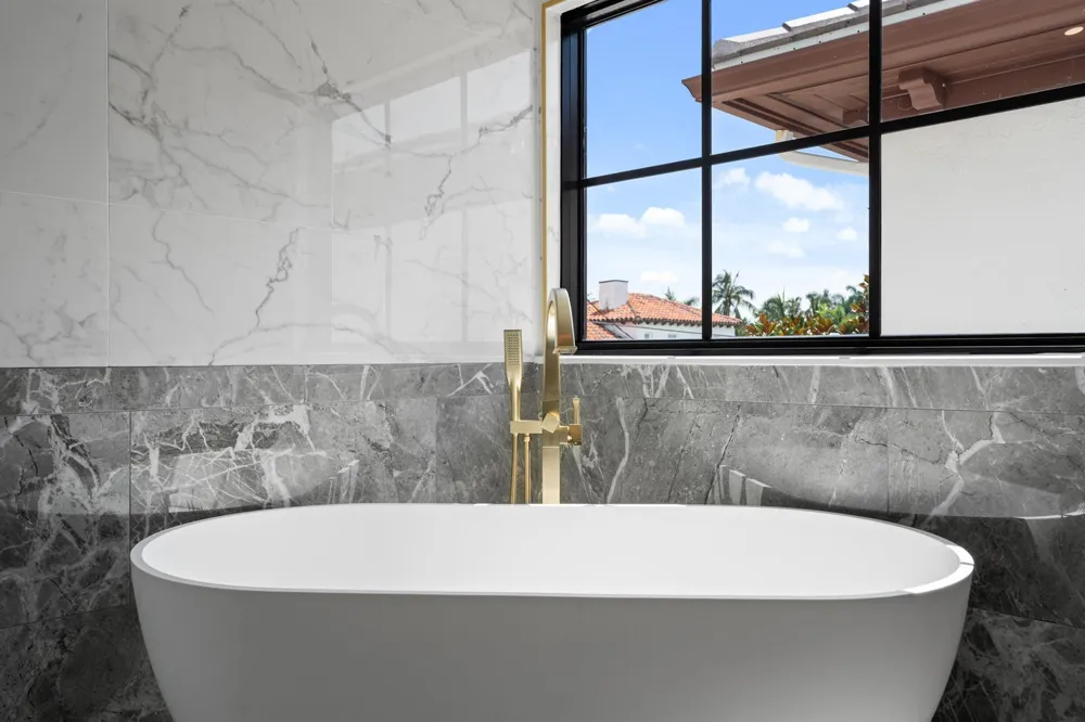 257 E Lakewood Road West Palm Beach, FL 33405