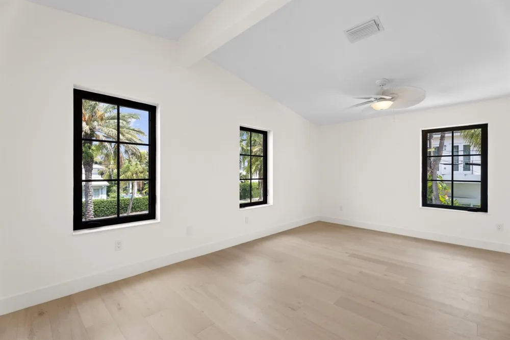 257 E Lakewood Road West Palm Beach, FL 33405