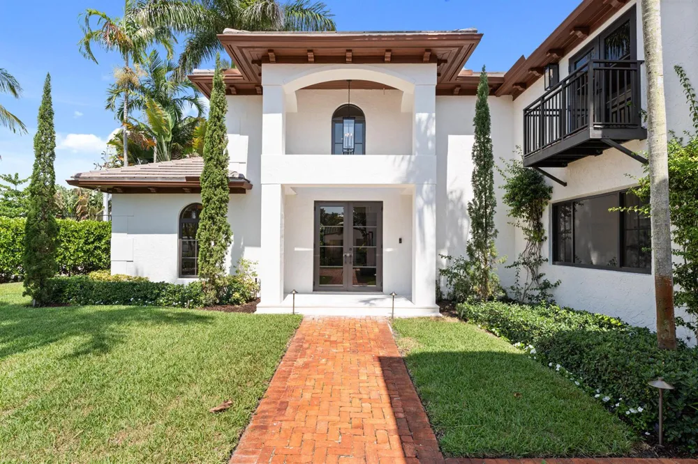 257 E Lakewood Road West Palm Beach, FL 33405