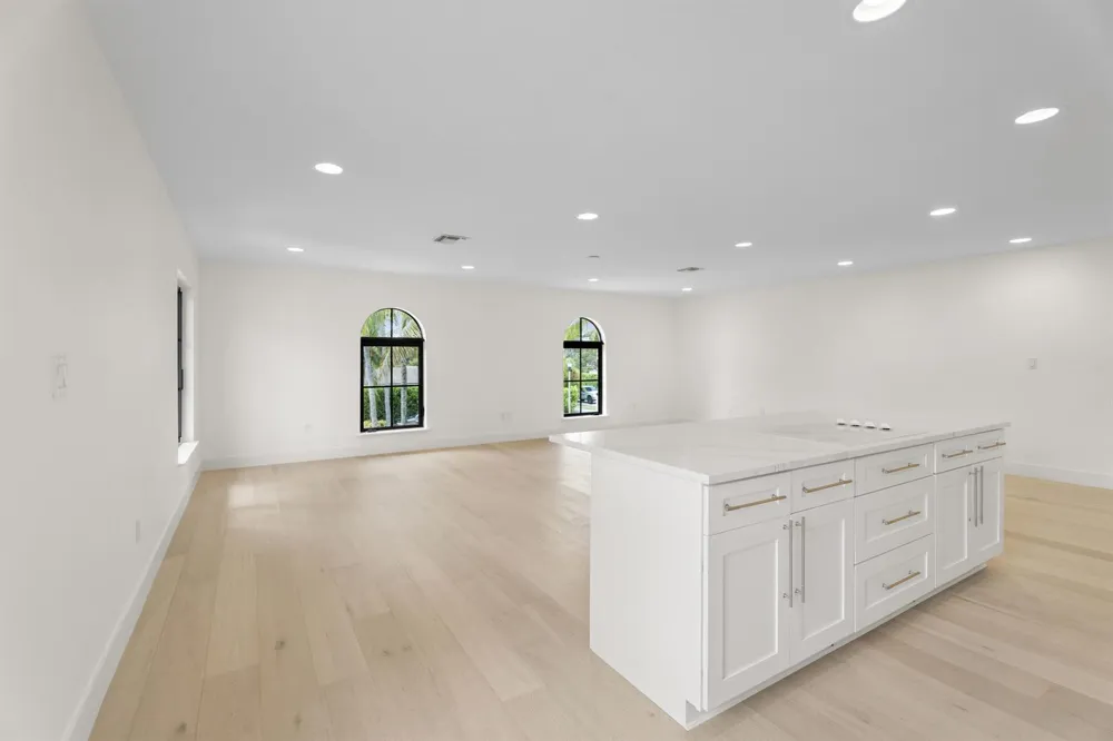 257 E Lakewood Road West Palm Beach, FL 33405