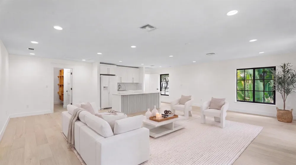 257 E Lakewood Road West Palm Beach, FL 33405