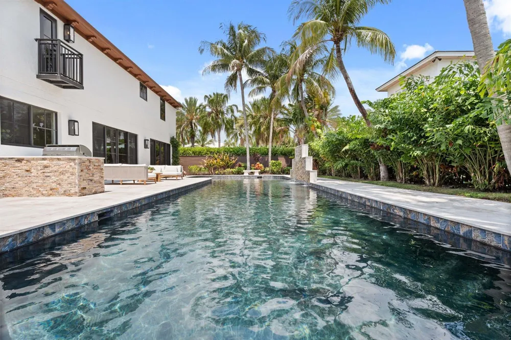 257 E Lakewood Road West Palm Beach, FL 33405