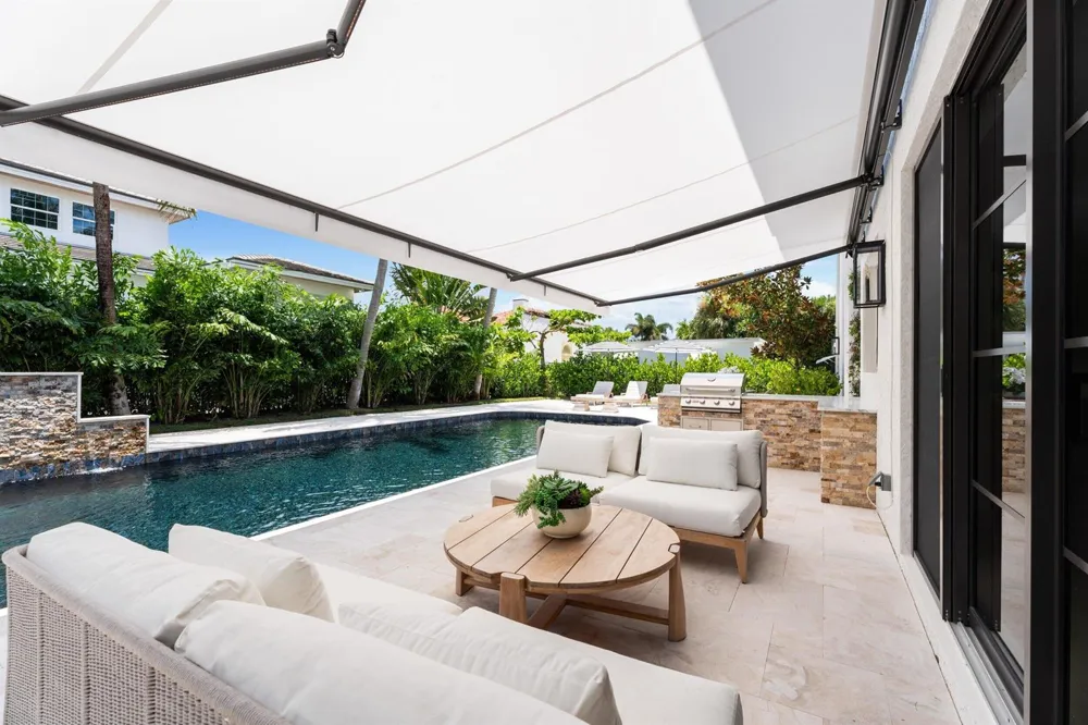 257 E Lakewood Road West Palm Beach, FL 33405