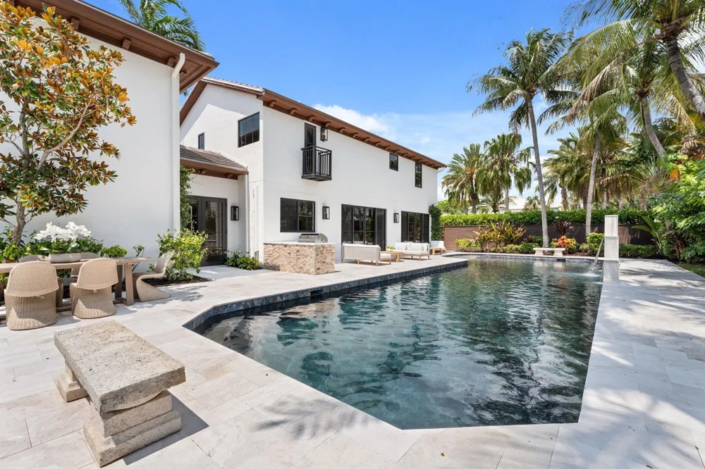 257 E Lakewood Road West Palm Beach, FL 33405