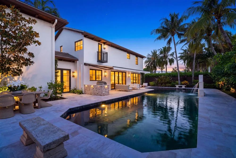 257 E Lakewood Road West Palm Beach, FL 33405