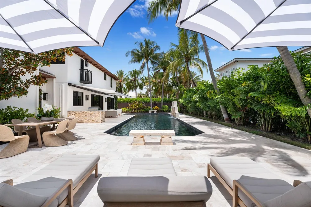 257 E Lakewood Road West Palm Beach, FL 33405